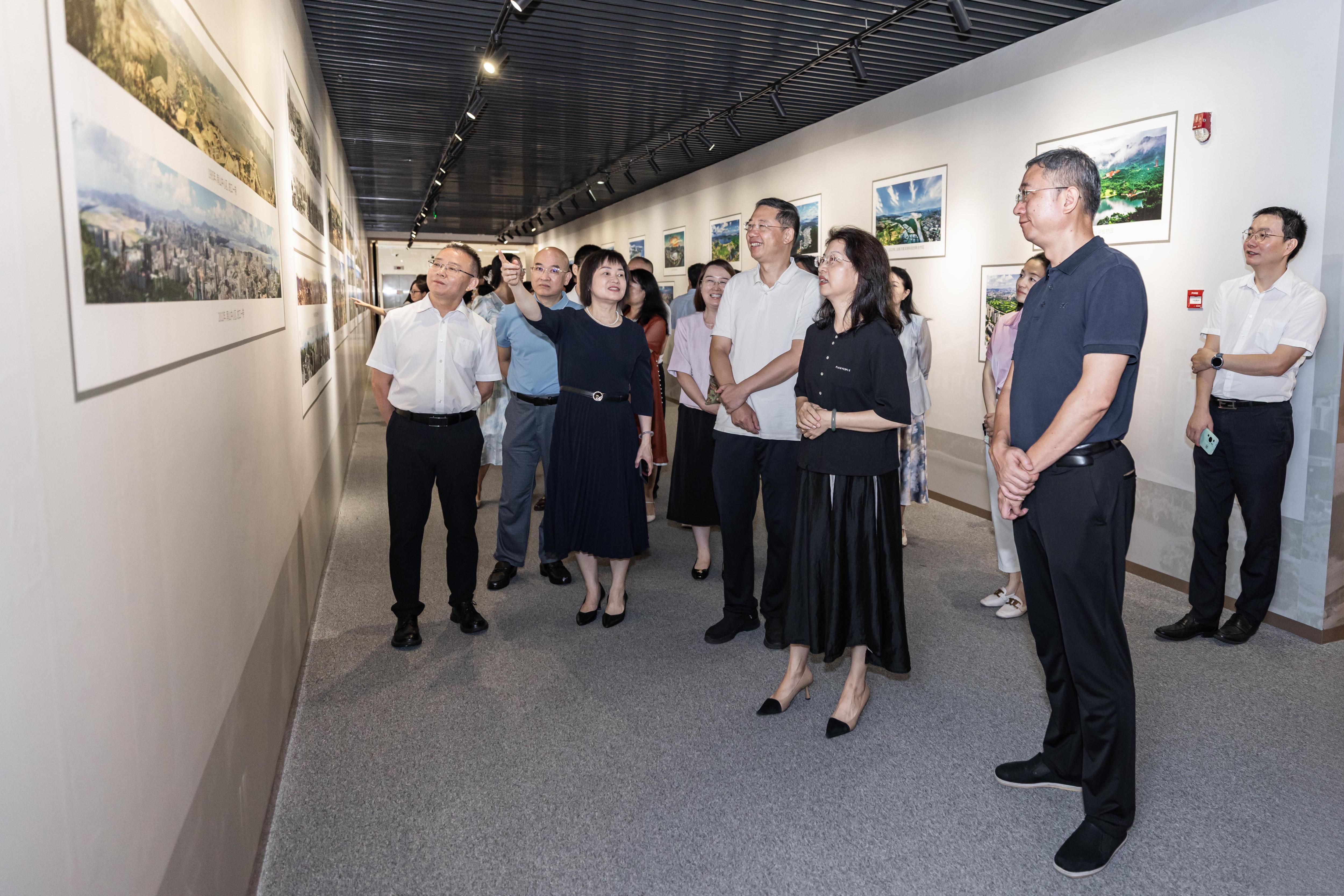 “潮涌鹏城 犁耕岁月——影像里的深圳记忆”展览开幕